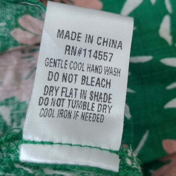 THML Smocked Flutter Sleeve Top Green Pink Floral Size Large - Picture 7 of 10